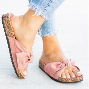 NIB Forever Link Pink Faux Suede Sandals Slides